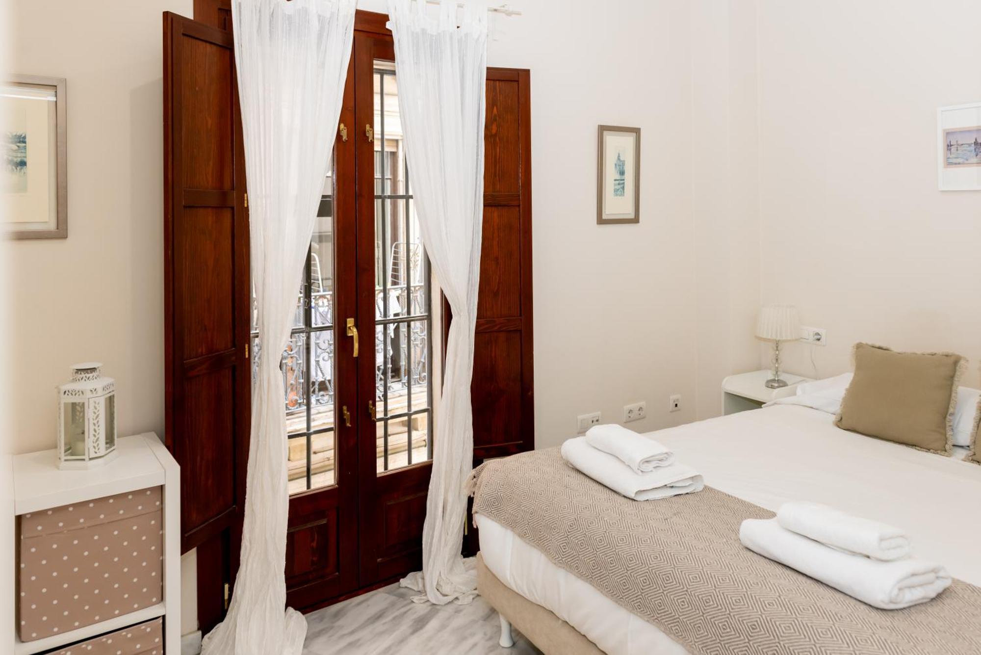 Charming & Quiet Apartment In Plaza Del Salvador Севиля Екстериор снимка
