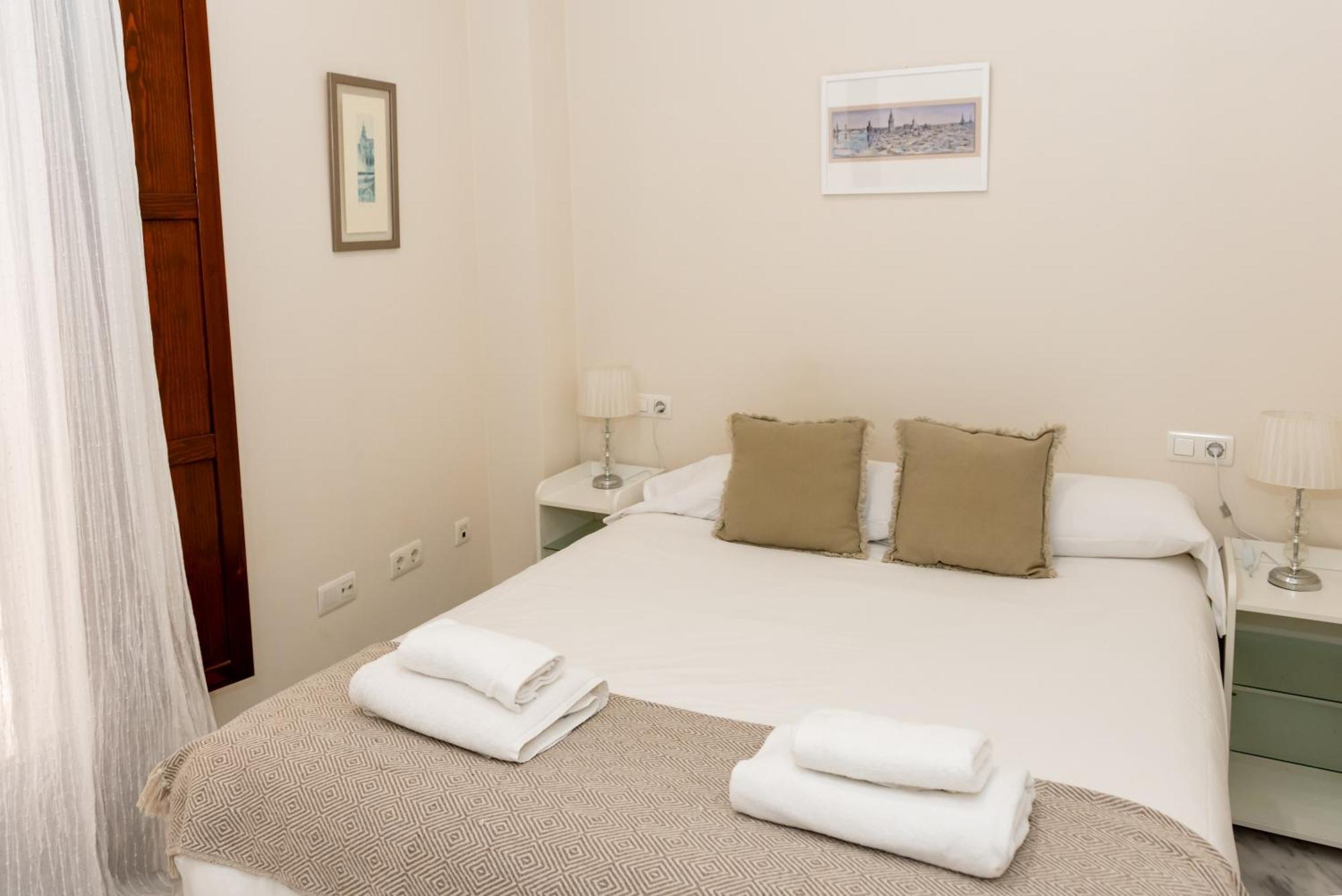 Charming & Quiet Apartment In Plaza Del Salvador Севиля Екстериор снимка