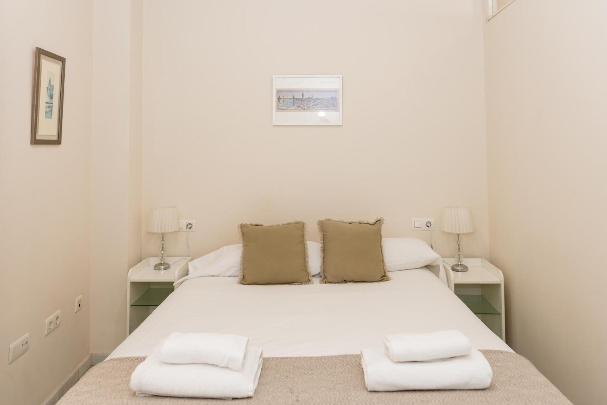 Charming & Quiet Apartment In Plaza Del Salvador Севиля Екстериор снимка