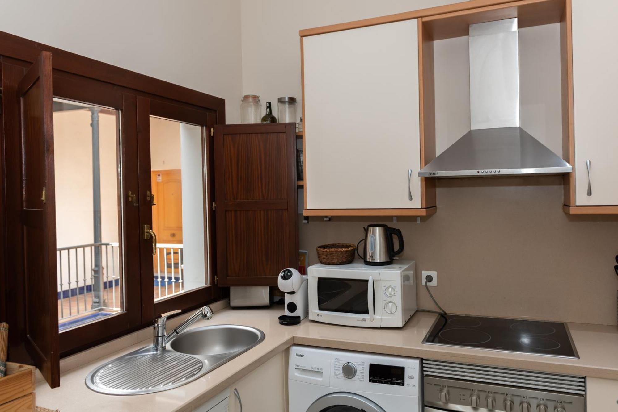 Charming & Quiet Apartment In Plaza Del Salvador Севиля Екстериор снимка