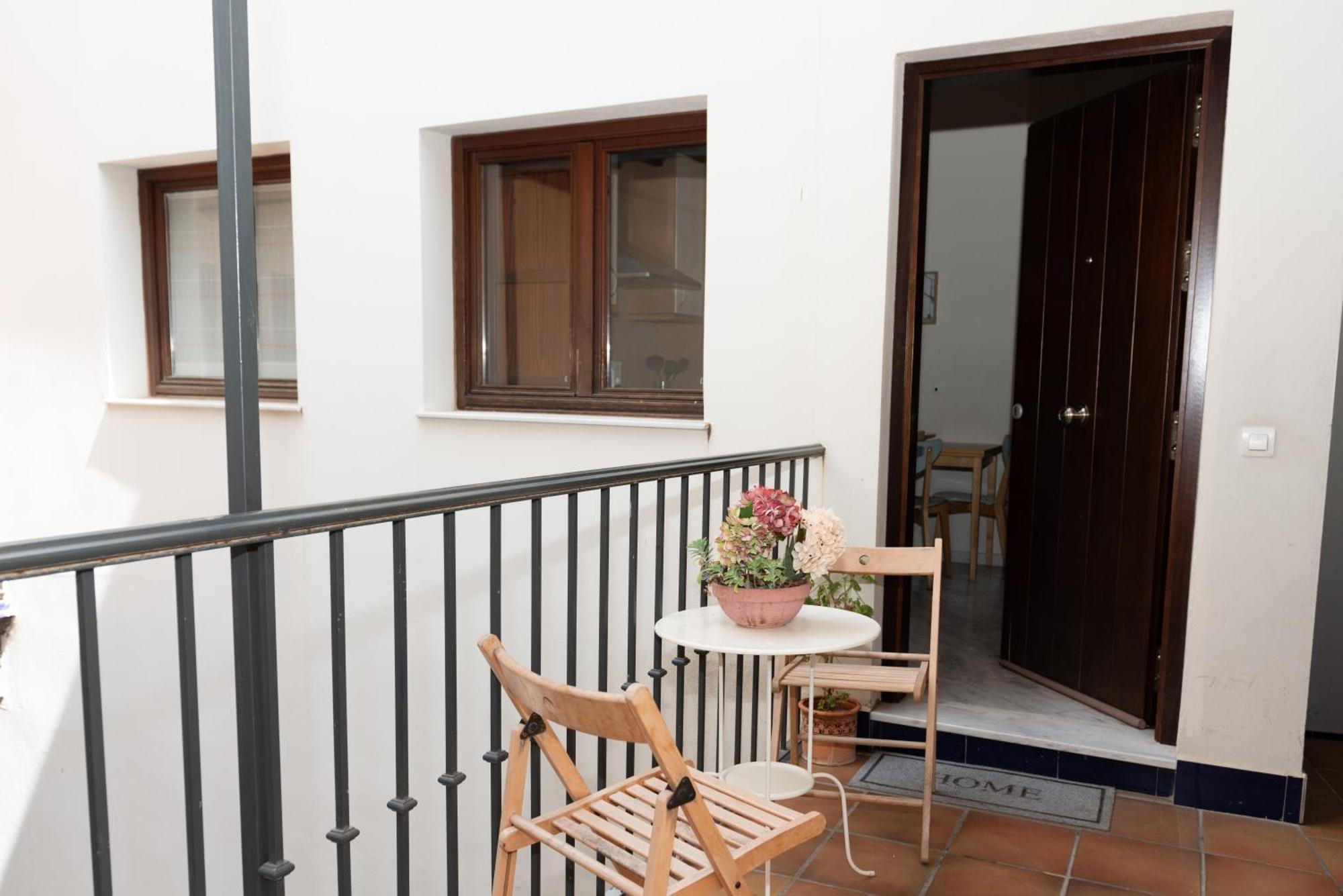 Charming & Quiet Apartment In Plaza Del Salvador Севиля Екстериор снимка